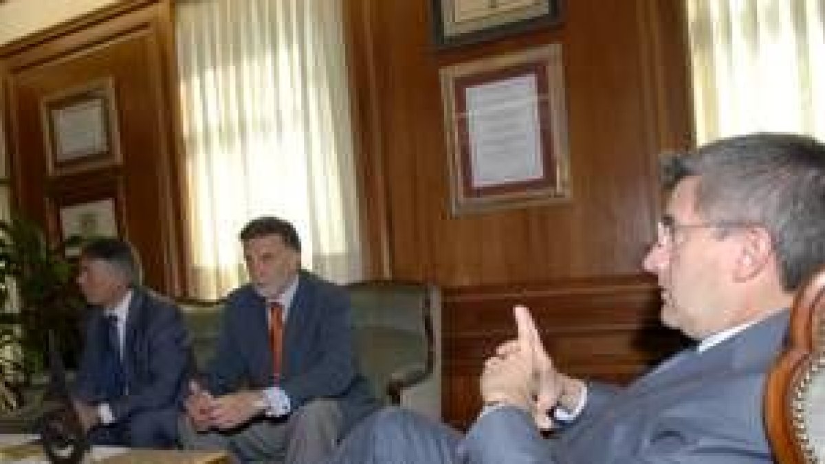 Francisco Álvarez, Miguel y Francisco Fernández, en su reunión de ayer