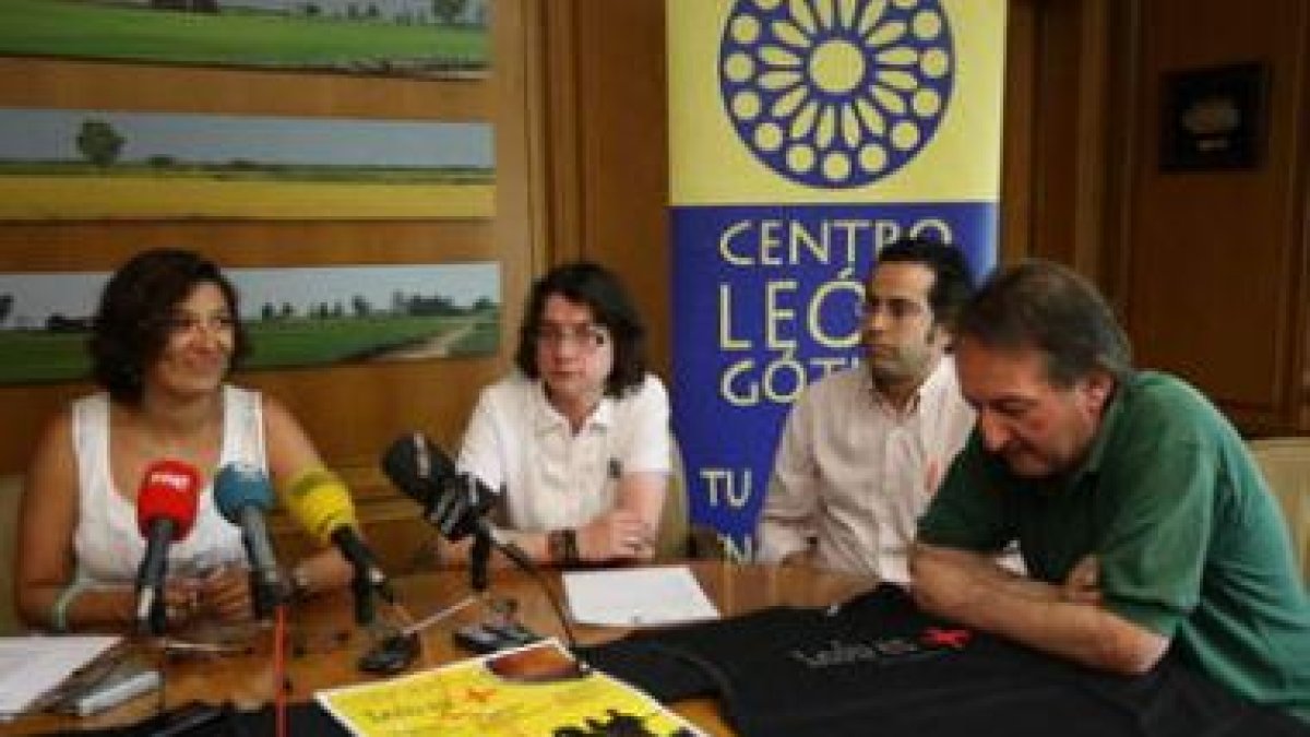 Susana Travesí y Mercedes Valderrey en la presentación.