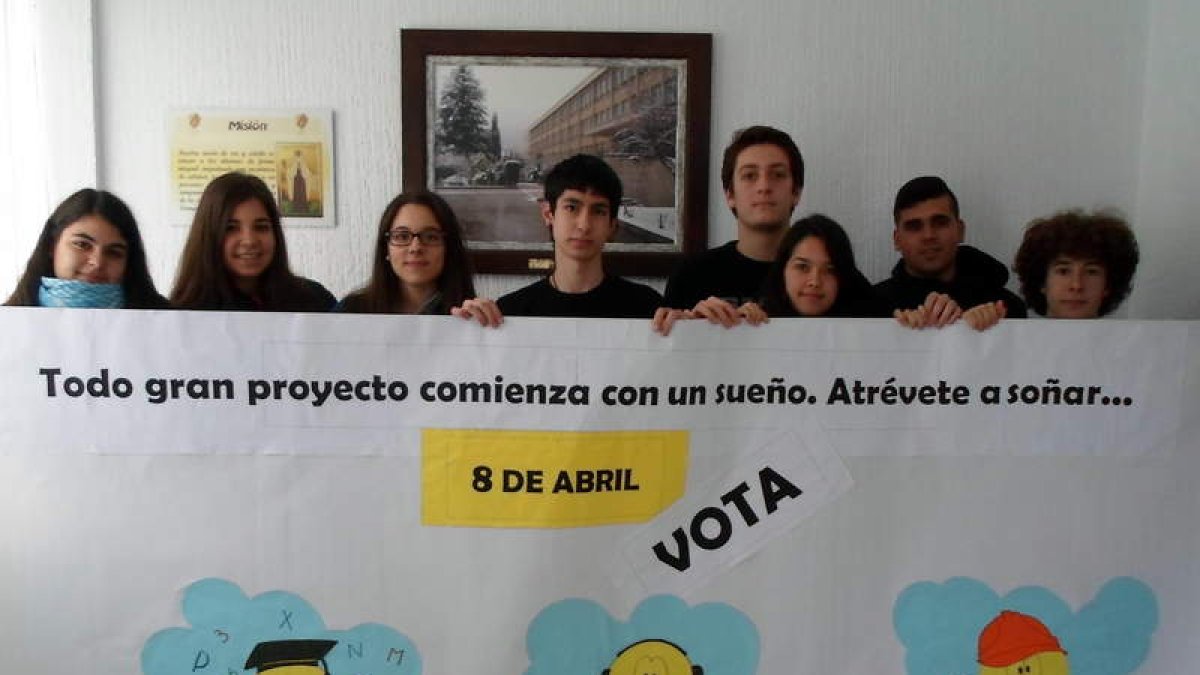 Los alumnos del concurso Euroscola del colegio La Asunción.