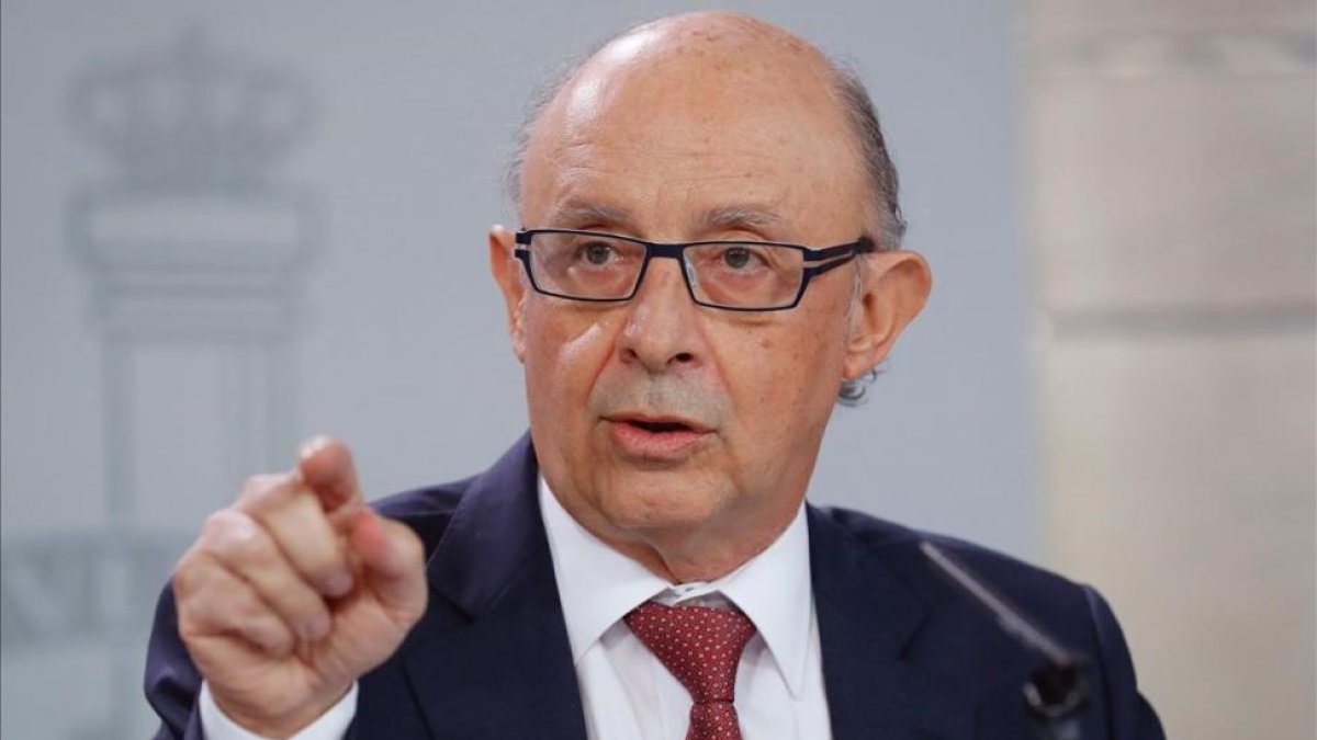 Cristóbal Montoro, ministro de Hacienda.