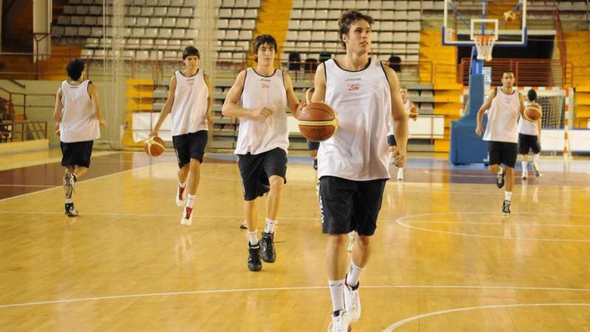 Franco Rocchia en un entrenamiento de la pasada campaña con el Baloncesto León.