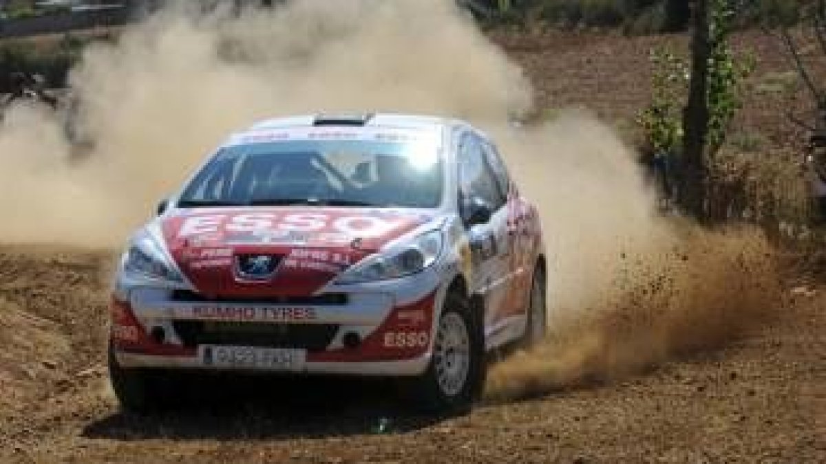 El tramo X deparó espectaculares derrapes en Villaquilambre