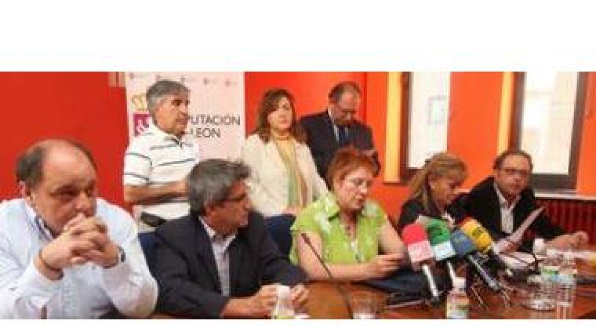 Foto de archivo sobre el momento en el que los partidos políticos leoneses unieron sus voluntades co