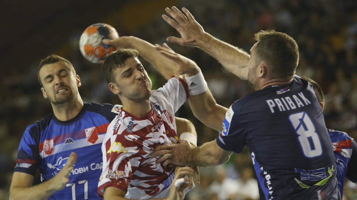 David Fernández es duda para el compromiso del miércoles frente al Atlético Valladolid.