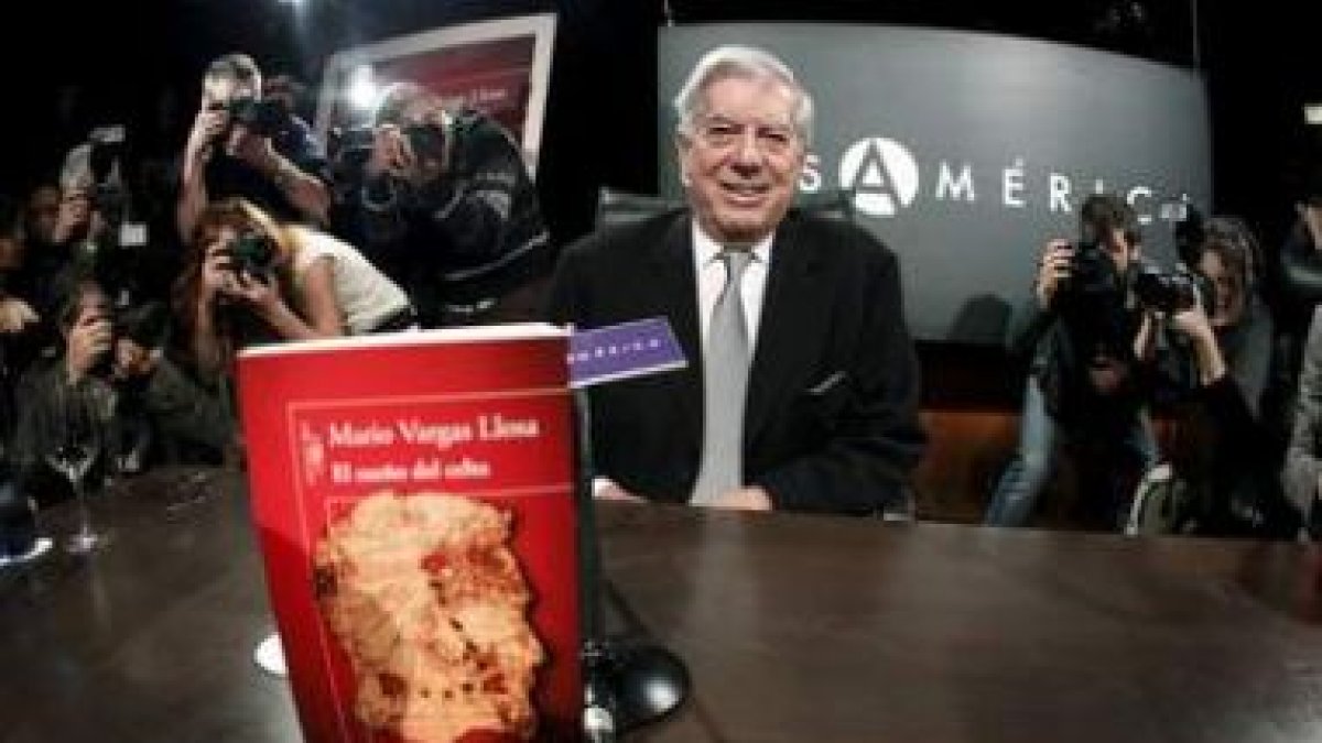 El escritor peruano Mario Vargas Llosa, ayer en Casa América.