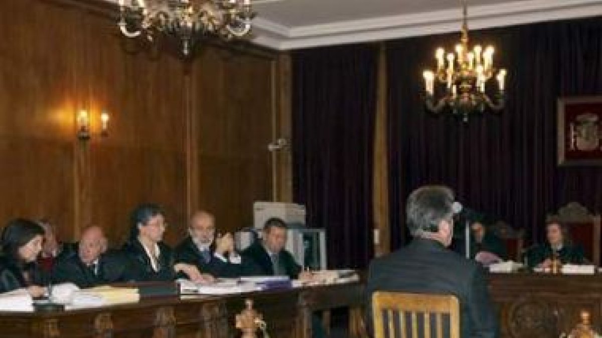 Imagen de archivo de la primera sesión del juicio, que ayer quedó visto para sentencia.