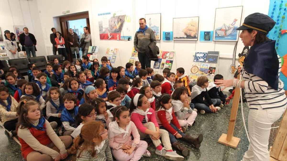 Los alumnos de Campo de los Judíos y Espíritu Santo, en la Casa de la Cultura.