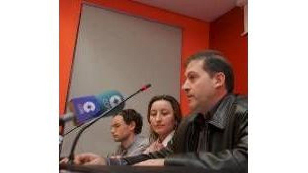 Varios de los miembros de la plataforma en defensa de la Religión explican su postura