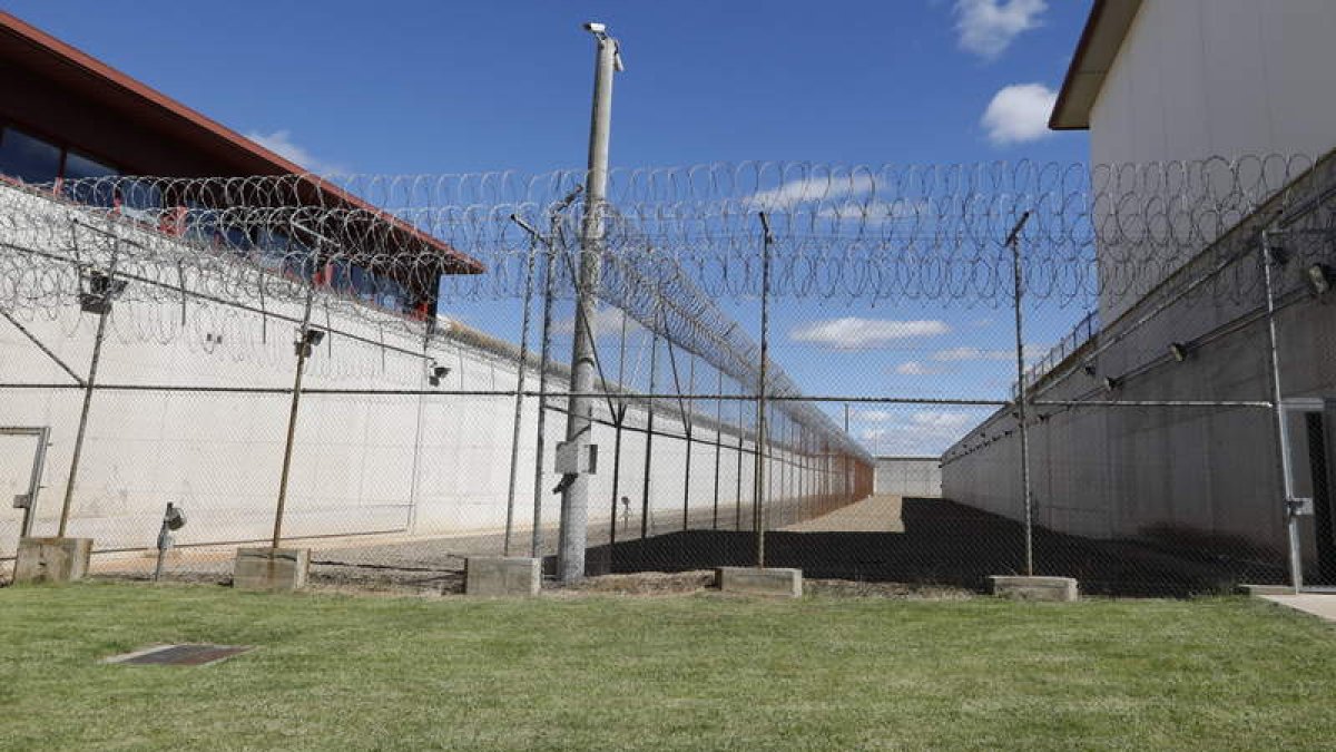 La prisión de Villahierro revisará su seguridad después de la fuga del Piojo
