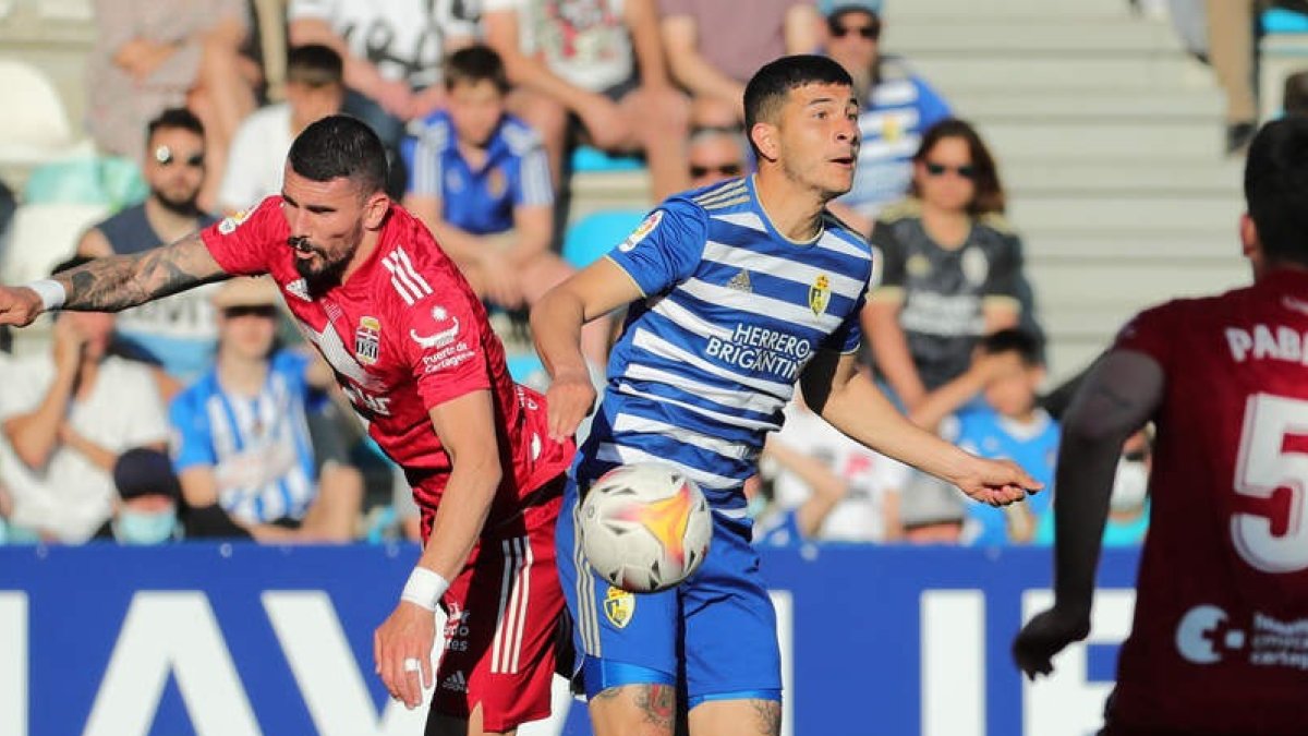 Saúl Crespo sustituyó el pasado domingo a Naranjo en el minuto 72 de partido. L. DE LA MATA