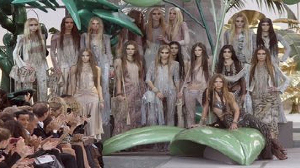 Ayer fue el turno del diseñador italiano Roberto Cavalli