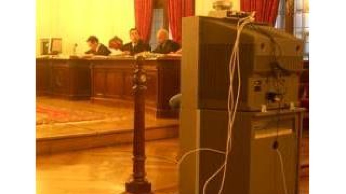 Parte de la sesión de ayer se realizó por videoconferencia