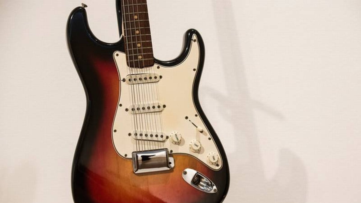 La guitarra eléctrica que Dylan usó en el festival de Newport y que se ha subastado en Nueva York.