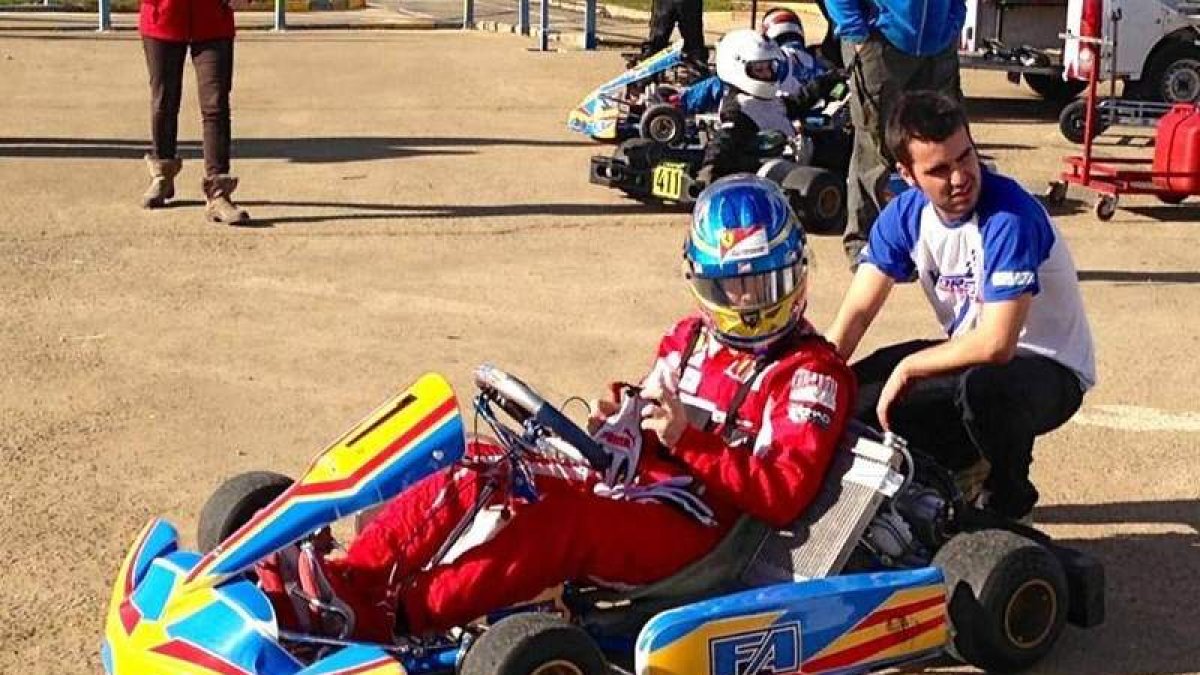 Alonso, antes de afrontar una de las seis tandas de entrenos que firmó en Castroponce.