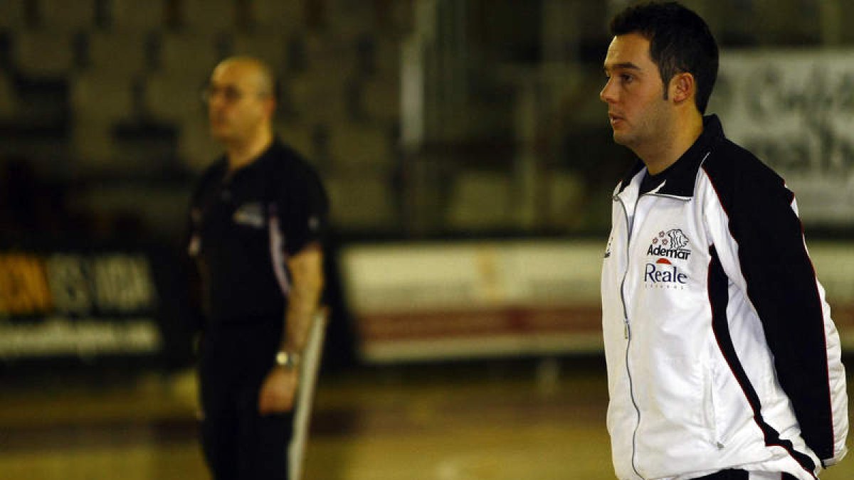 El técnico Jacobo Cuétara dirigirá el Villa de Aranda burgalés la próxima temporada.