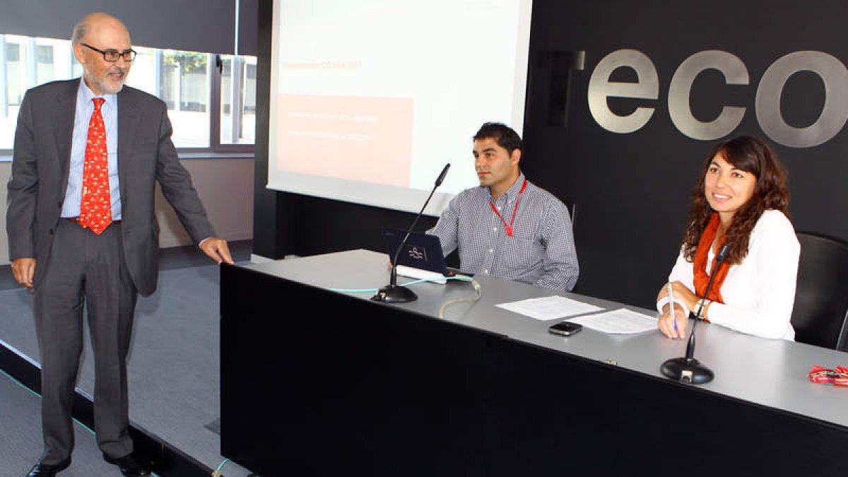 Víctor Izquierdo, Luis Fernández y Ana Santos.