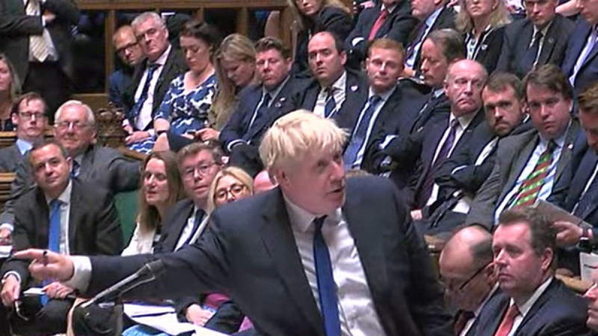 Boris Johnson ayer, en la Cámara de los Comunes, durante su intervención. PARLIAMENTLIVE TV / HANDOUT