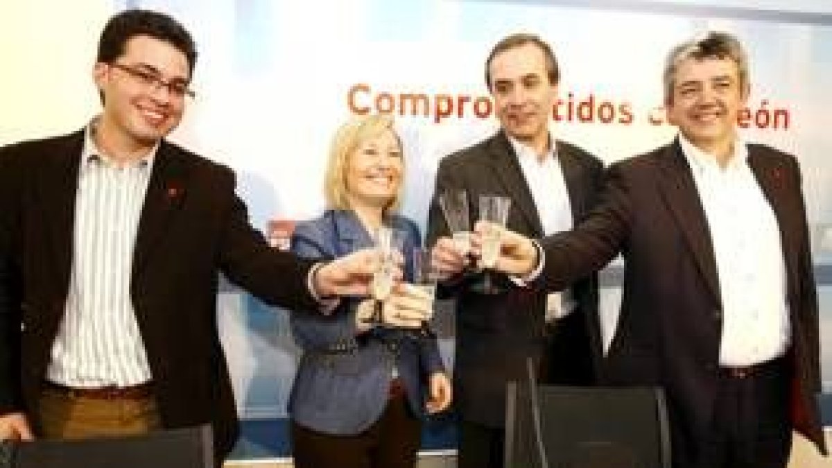 Antonio Canedo siguió la jornada electoral desde el Bierzo