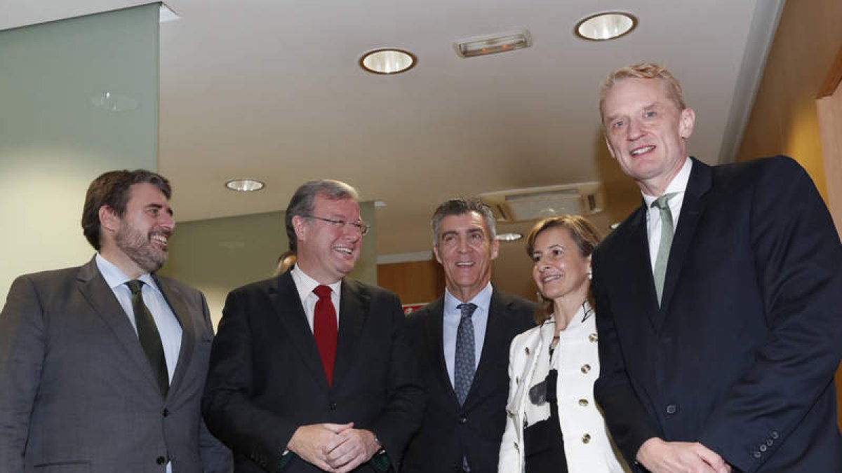 Alberto Barragán, Antonio Silván, Javier Cepedano, Rosario Casero y Juergen Foecking. JESÚS
