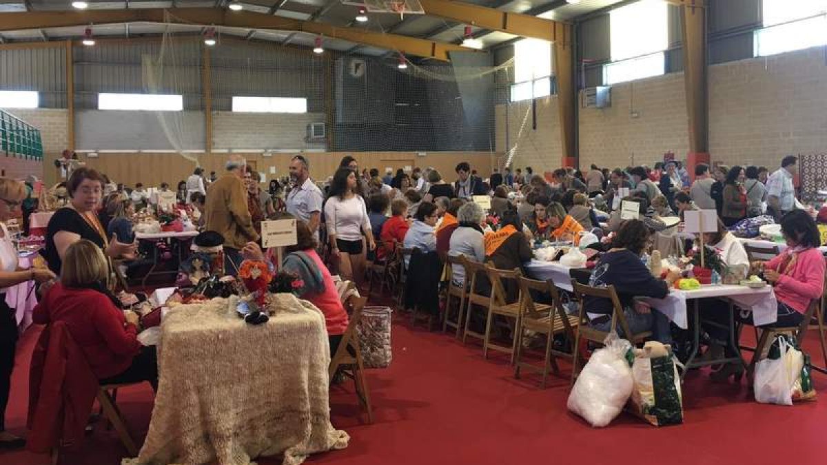 El encuentro tuvo lugar en el pabellón de deportes. DL