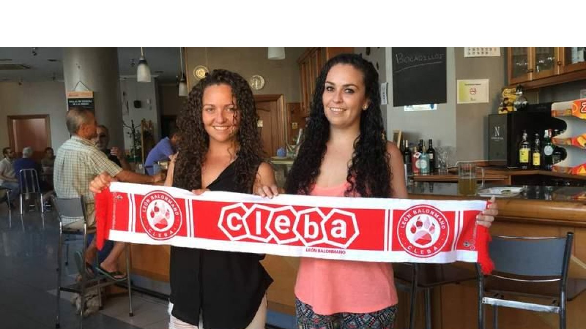 Las dos hermanas canarias han renovado con el Cleba. DL