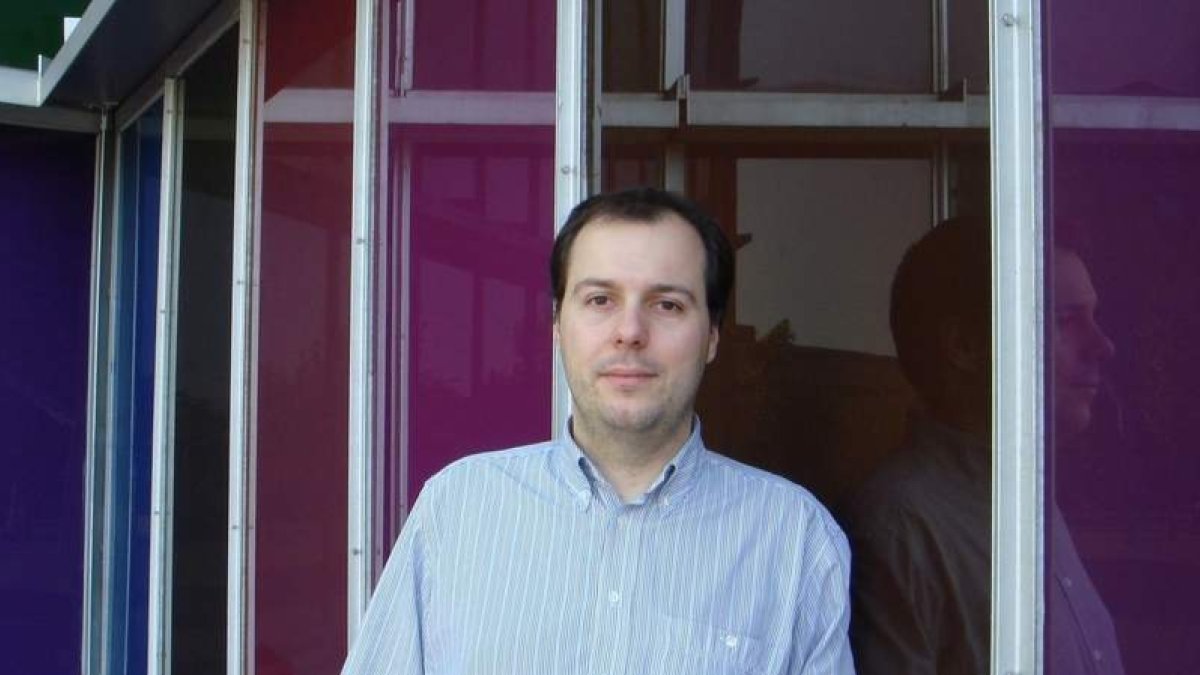 Jesús Ángel Rodríguez Recio, prestigioso compositor leonés y profesor del Conservatorio de Ávila, estrena ‘Lux’ el domingo. DL