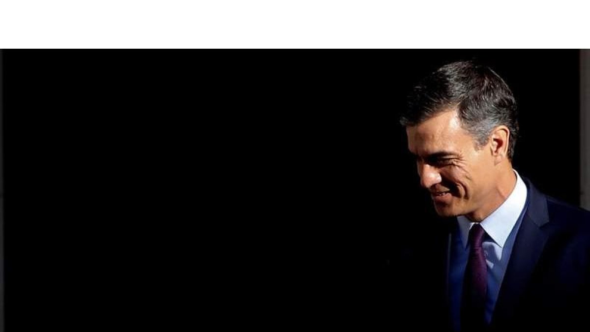 Pedro Sánchez se reunió el lunes de manera discreta con el líder de Podemos, Pablo Iglesias, pero no acercaron posturas. BALLESTEROS