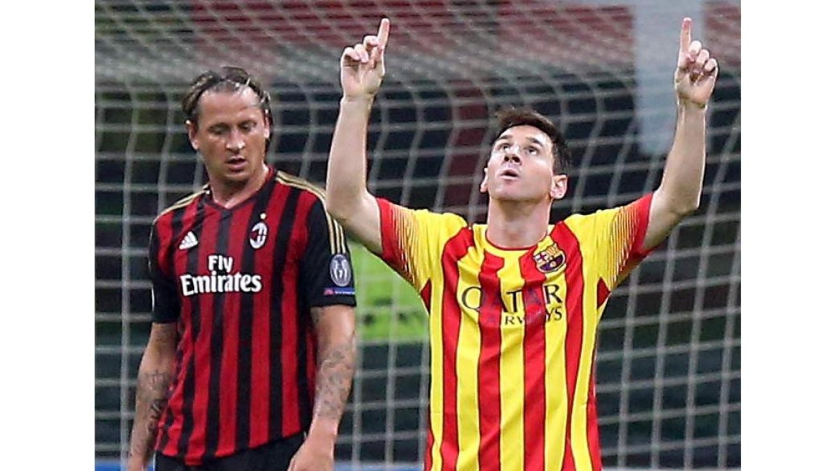 Messi celebra su gol al Milan. El argentino llevó en sus botas el mayor peligro del Barcelona.