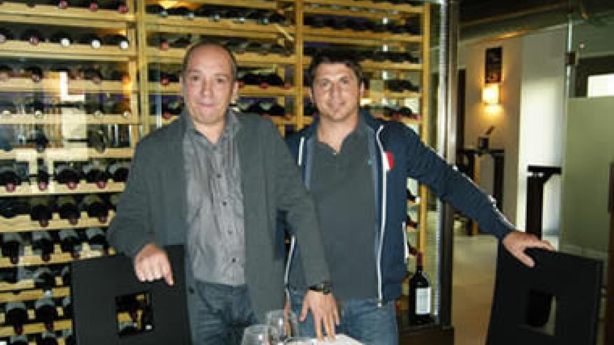 Antolín Toral, del hotel restaurante Toral y Gregory Pérez de las bodegas Megoba.