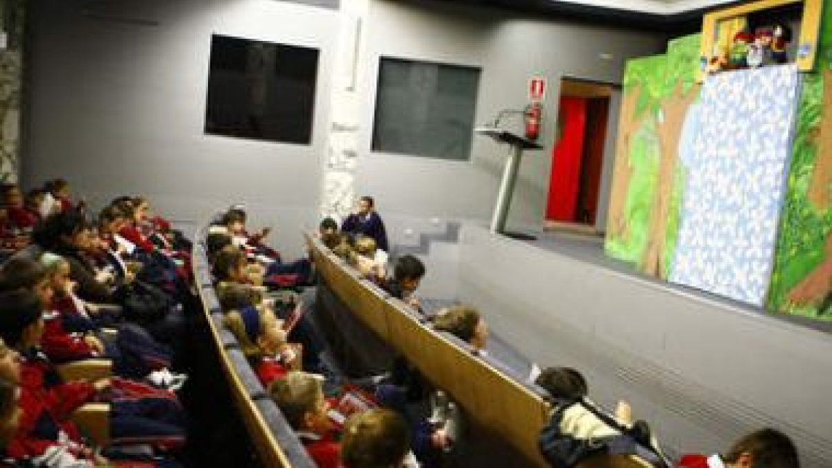 Teatro de guiñoles puesto en marcha por el Plan Municipal sobre Drogas de León.