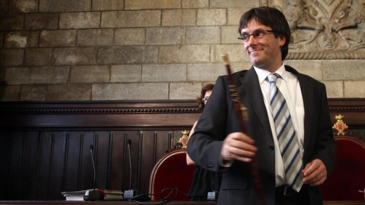 Carles Puigdemont, durante su toma de posesión como alcalde de Girona.