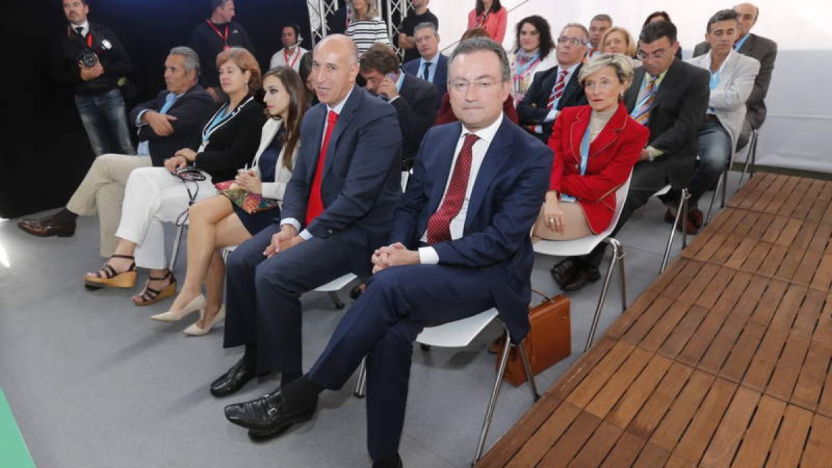 Los concejales del Ayuntamiento de León, en el acto.