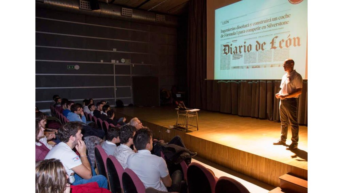 Presentación del proyecto RTULE en El Crucero. FERNANDO OTERO