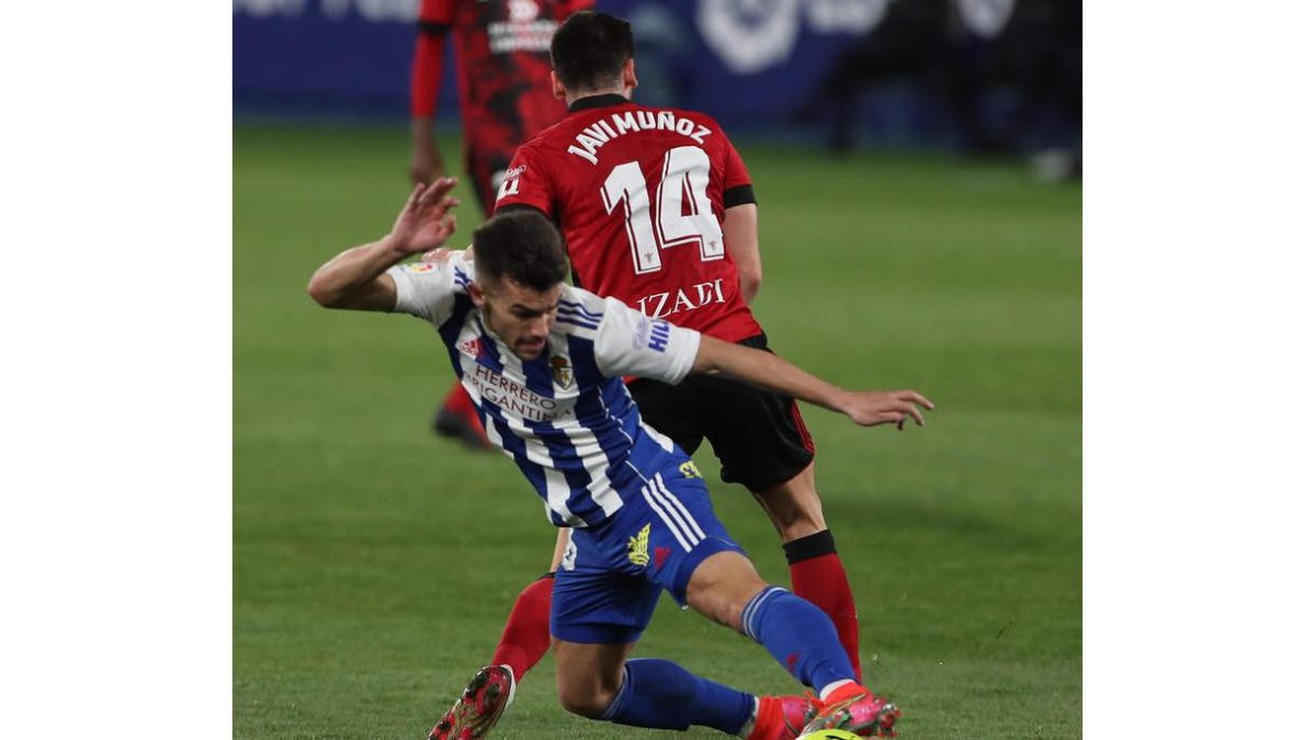 Curro vuelve a contar con minutos desde hace un par de jornadas tras la lesión de hombro. L. DE LA MATA