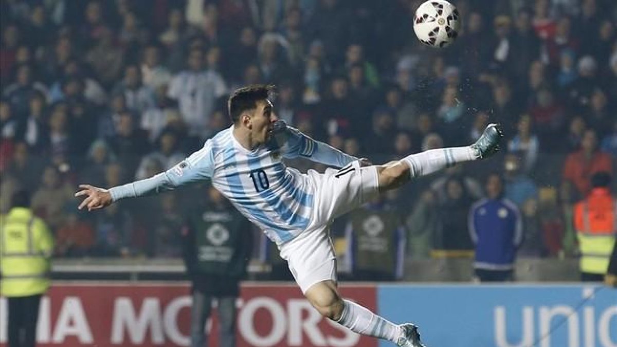 Leo Messi, durante uno de sus últimos duelos con Argentina.