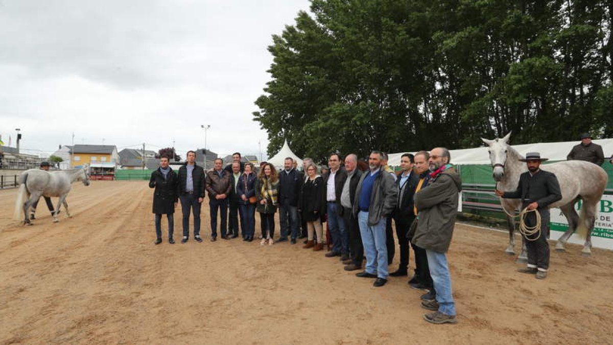 Entrega de premios ayer, en la Feria del Caballo de Camponaraya. ANA F. BARREDO