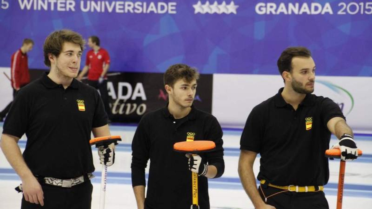 Eduardo de Paz (centro) durante el partido que España disputó en jornada matinal frente a Noruega.