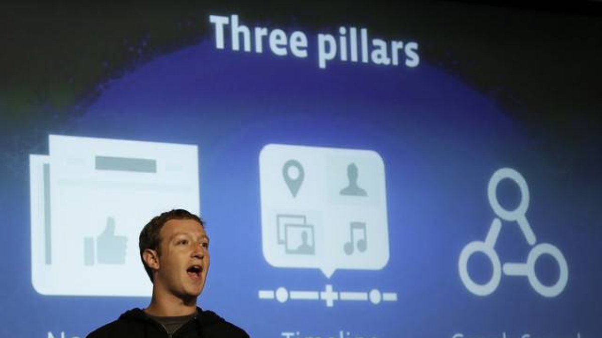 El fundador de Facebook, Mark Zuckerberg, durante una rueda de prensa en Menlo Park (California), el pasado enero.