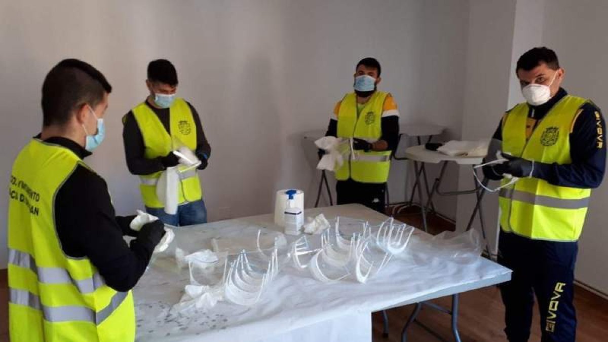 Algunas de las pantallas protectoras elaboradas.