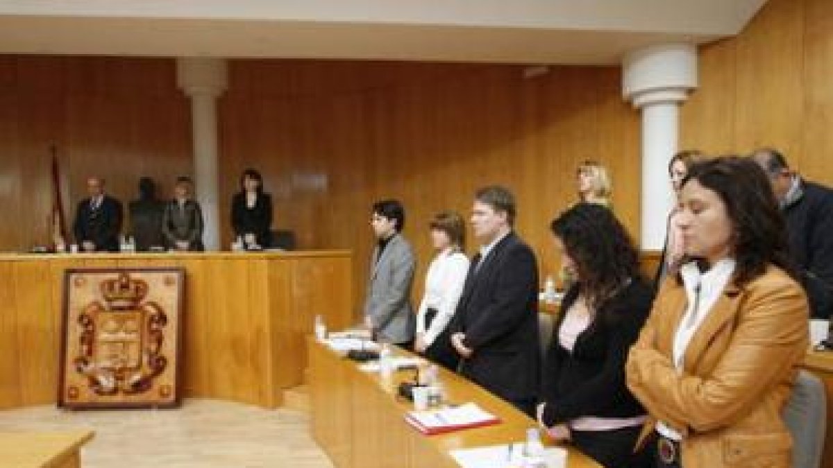 La Corporación guardó silencio por las víctimas de violencia de género