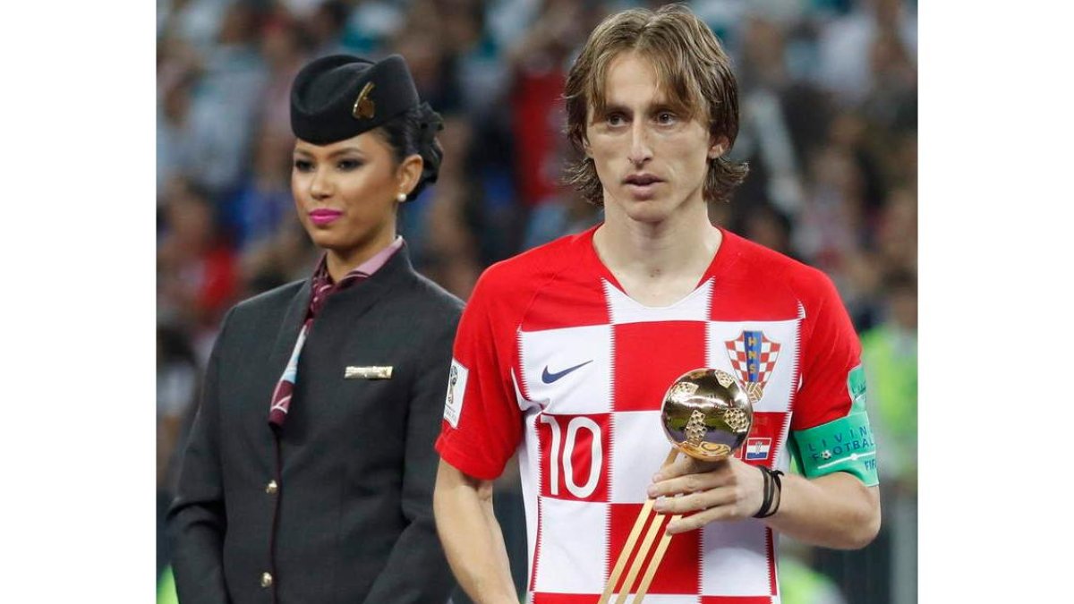Modric fue nombrado mejor jugador del Mundial, entra en la lista al The Best y aspira al balón de oro. F.T.