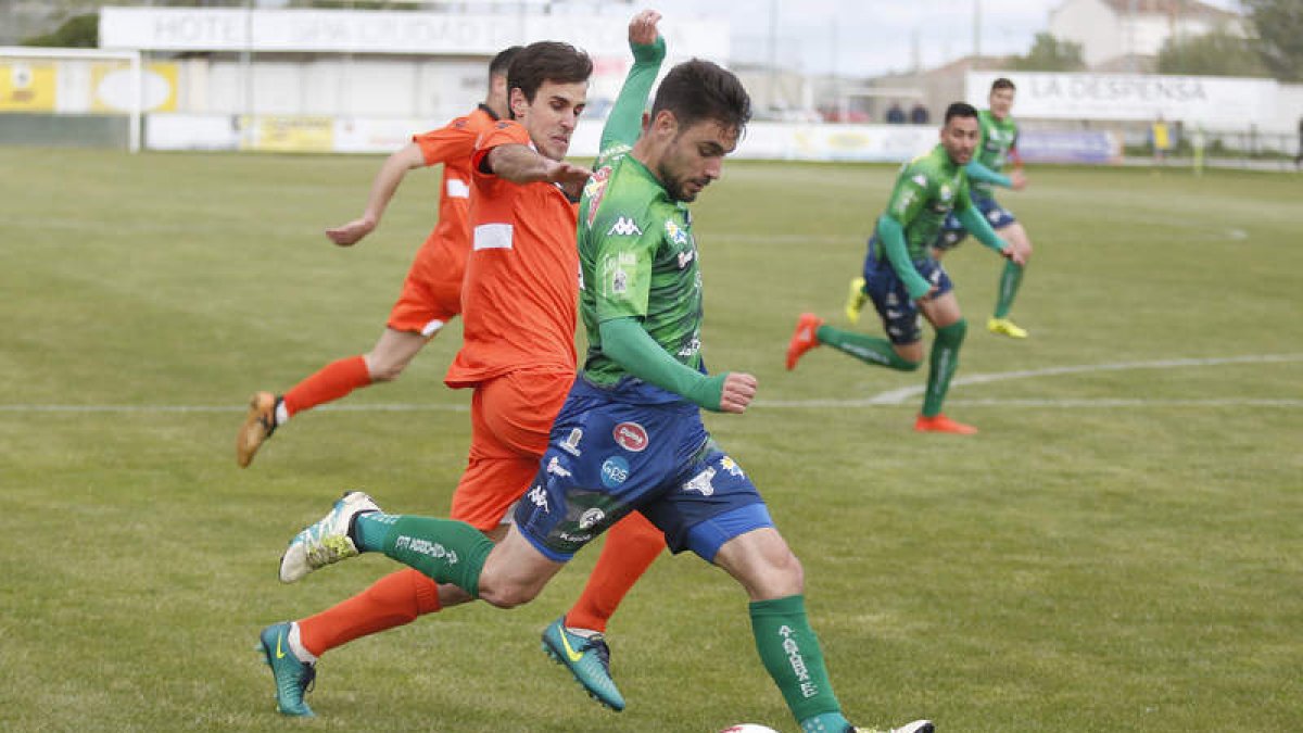 Taranilla podría reaparecer esta tarde con el equipo verde frente a los sorianos. FERNANDO OTERO