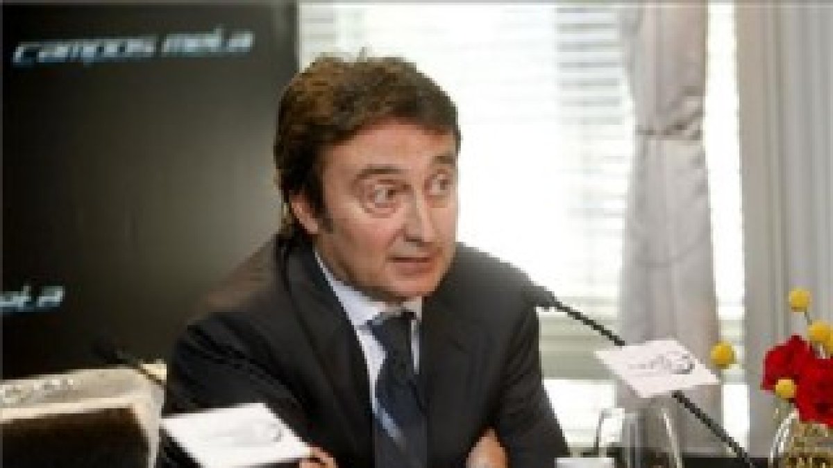 El ex piloto Adrián Campos, durante la rueda de prensa que ofreció hoy en Madrid.