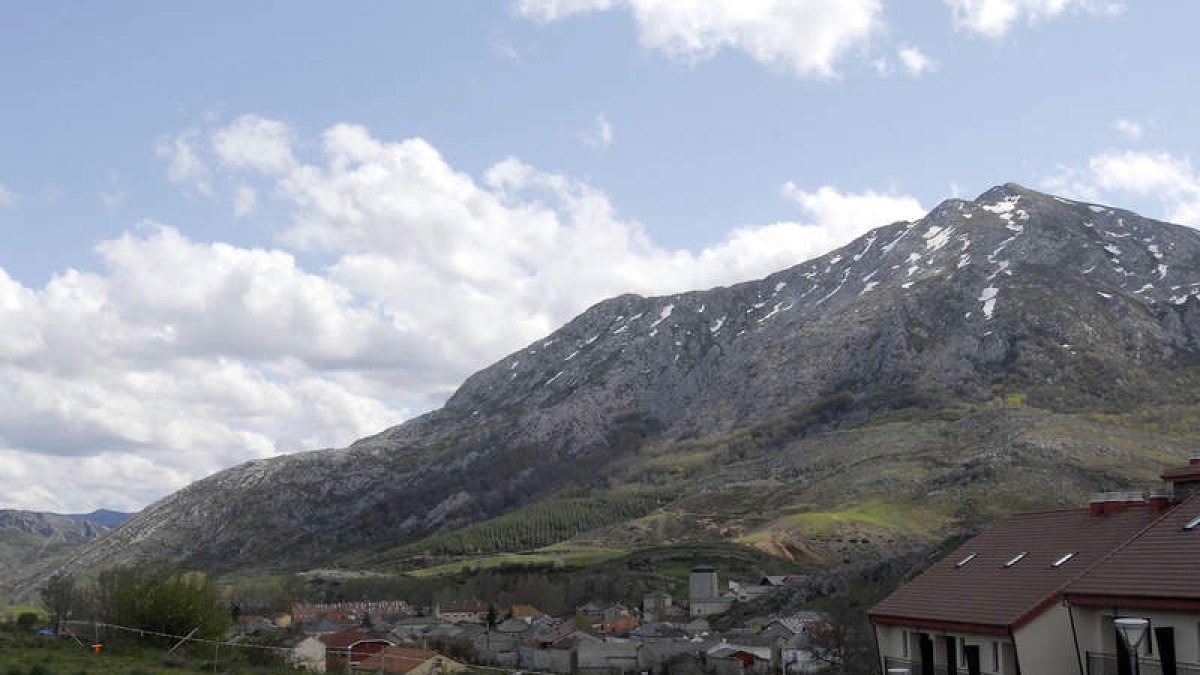 J. CASARES
