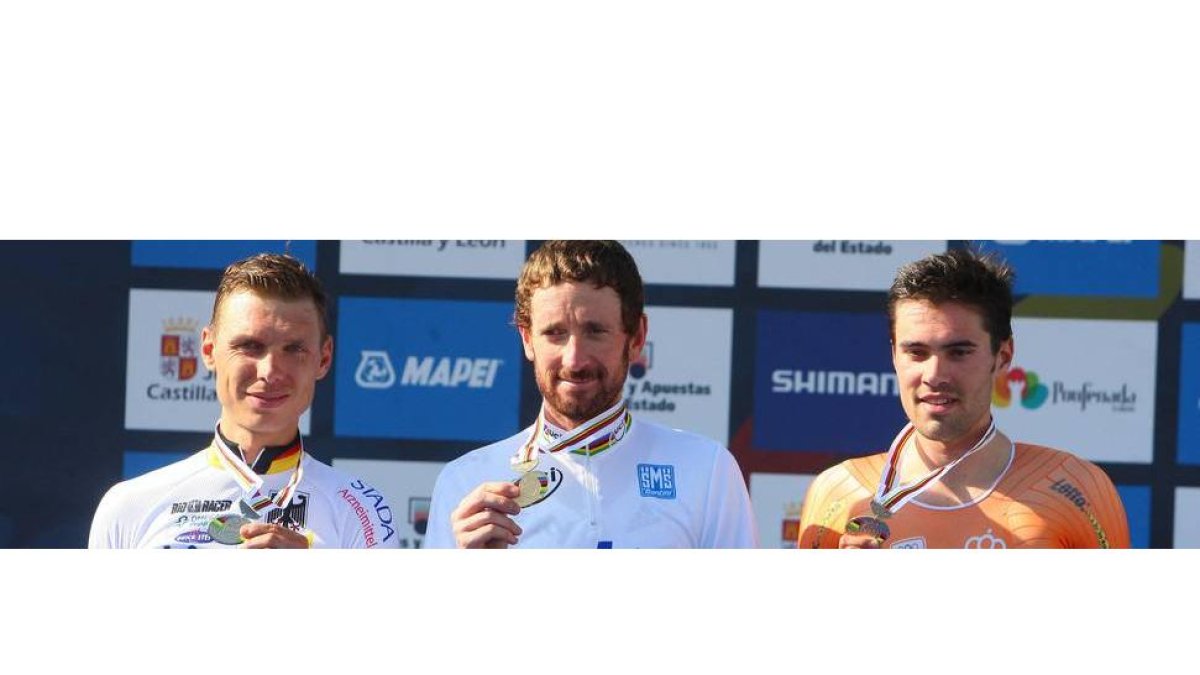 Bradley Wiggins en lo alto del podio del Mundial de Ciclismo de Ponferrada