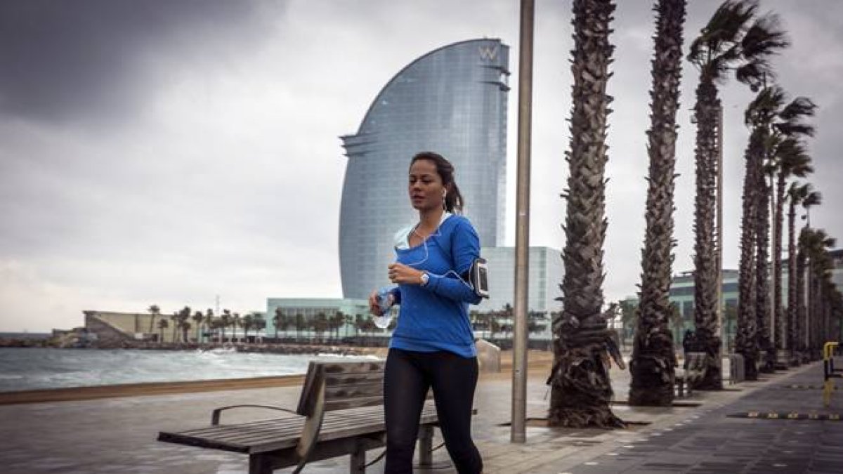 Los 'gadgets' tecnológicos contagian a los corredores.