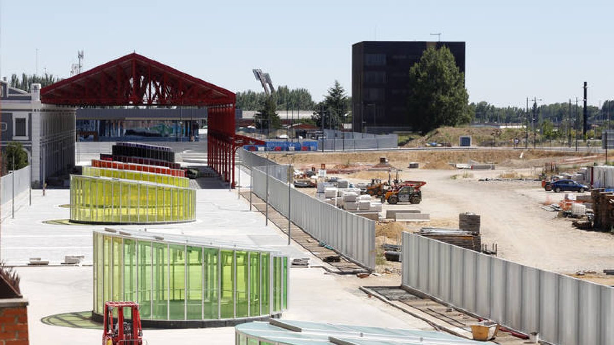 Vista del soterramiento del tren con la antigua estación. F. Otero Perandones.