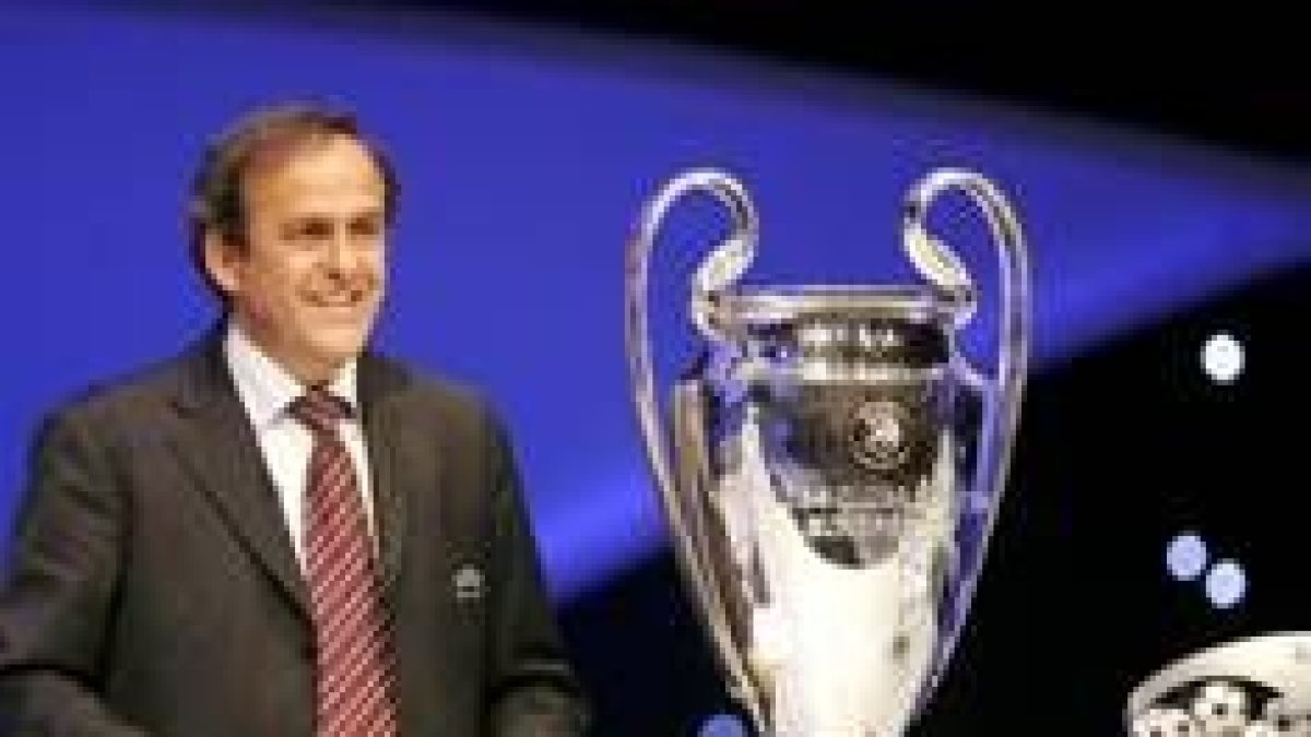 Michel Platini durante el sorteo de la Champions celebrado ayer en Mónaco
