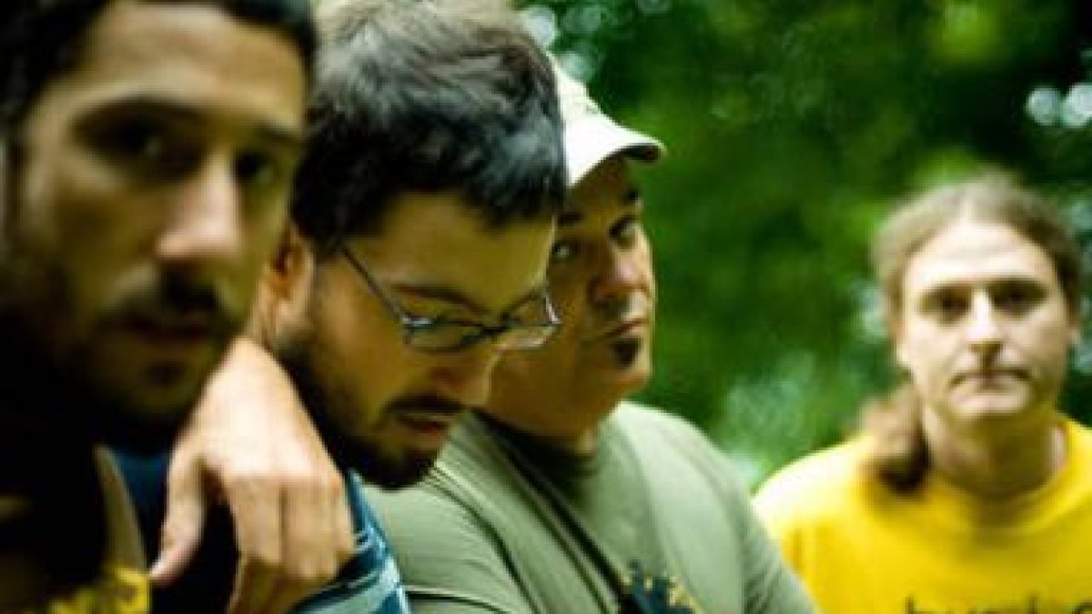Dos de los grupos que participarán en Reggaboa: Revolutionary Brohers, que actuarán acompañados de K