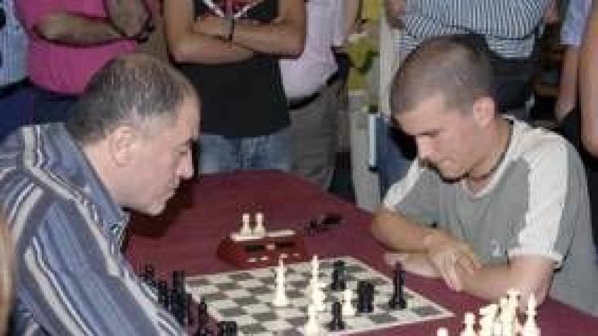 Numerosos aficionados siguieron con interés todas las partidas